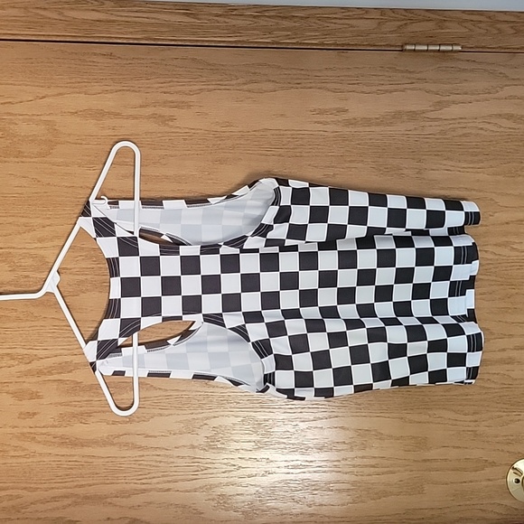 Top - Picture 2 of 3